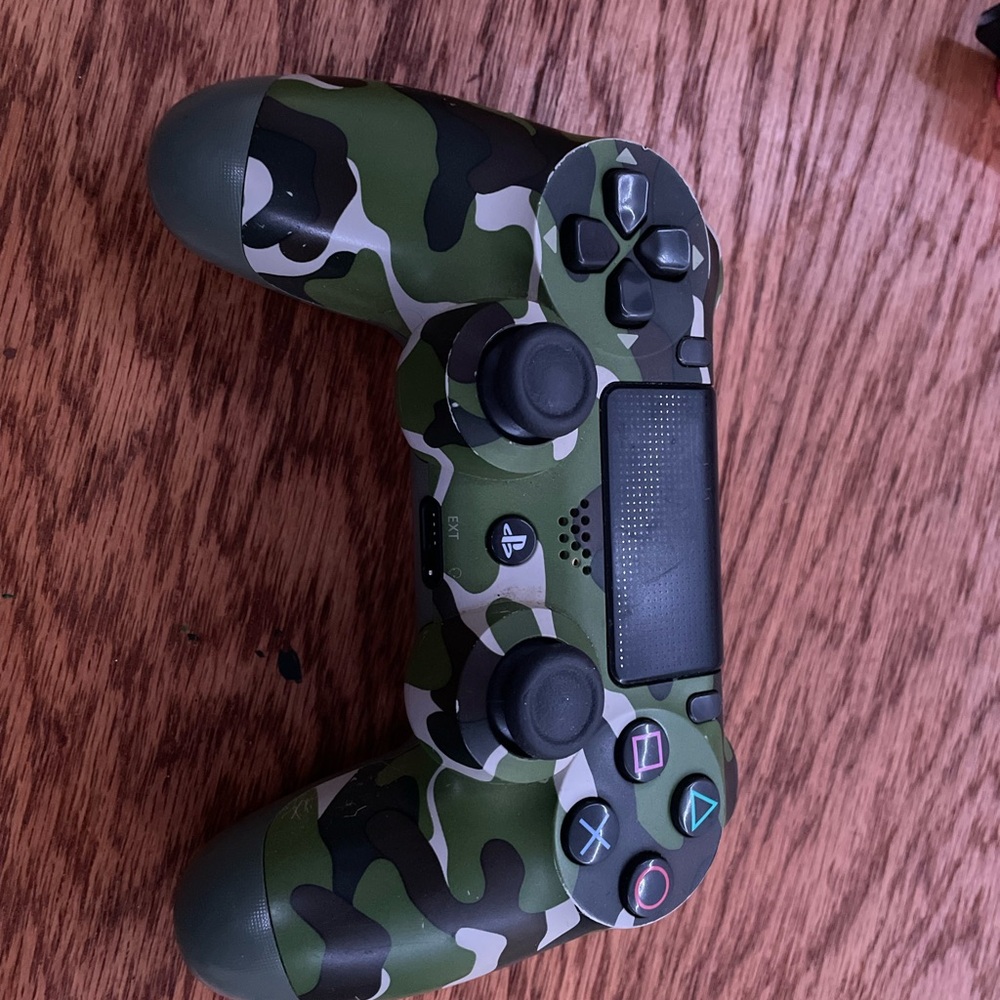 Camo ps4 controller - Picture 5 of 6